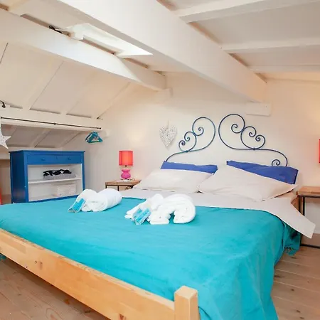 Apartment Genius Loci Cozy House With Garden In The Old Town Olbia