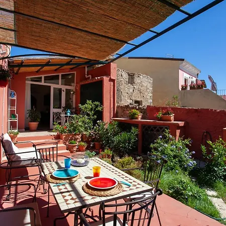 Genius Loci Cozy House With Garden In The Old Town * Olbia