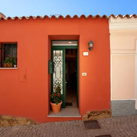 Apartment Genius Loci Cozy House With Garden In The Old Town