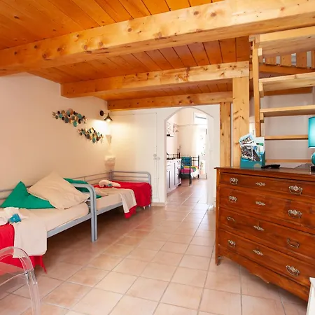 Genius Loci Cozy House With Garden In The Old Town *